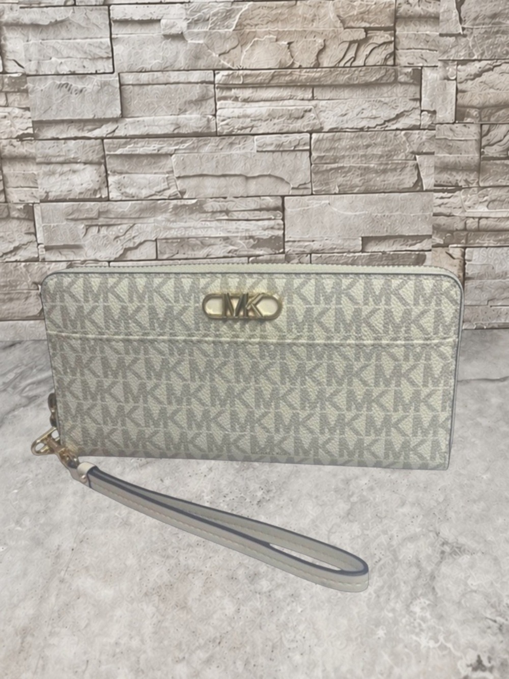 Michael Kors Parker Large Continental Zip Around Wallet/Wristlet Light Cream